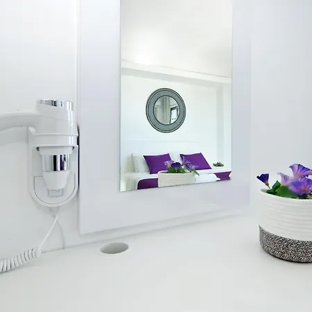Josephine - Beachfront Apartament *
